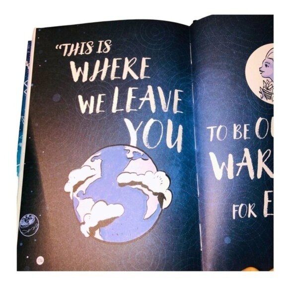 Disney’s A Wrinkle in Time Book of Fun, Facts & Science NWT - Picture 15 of 16